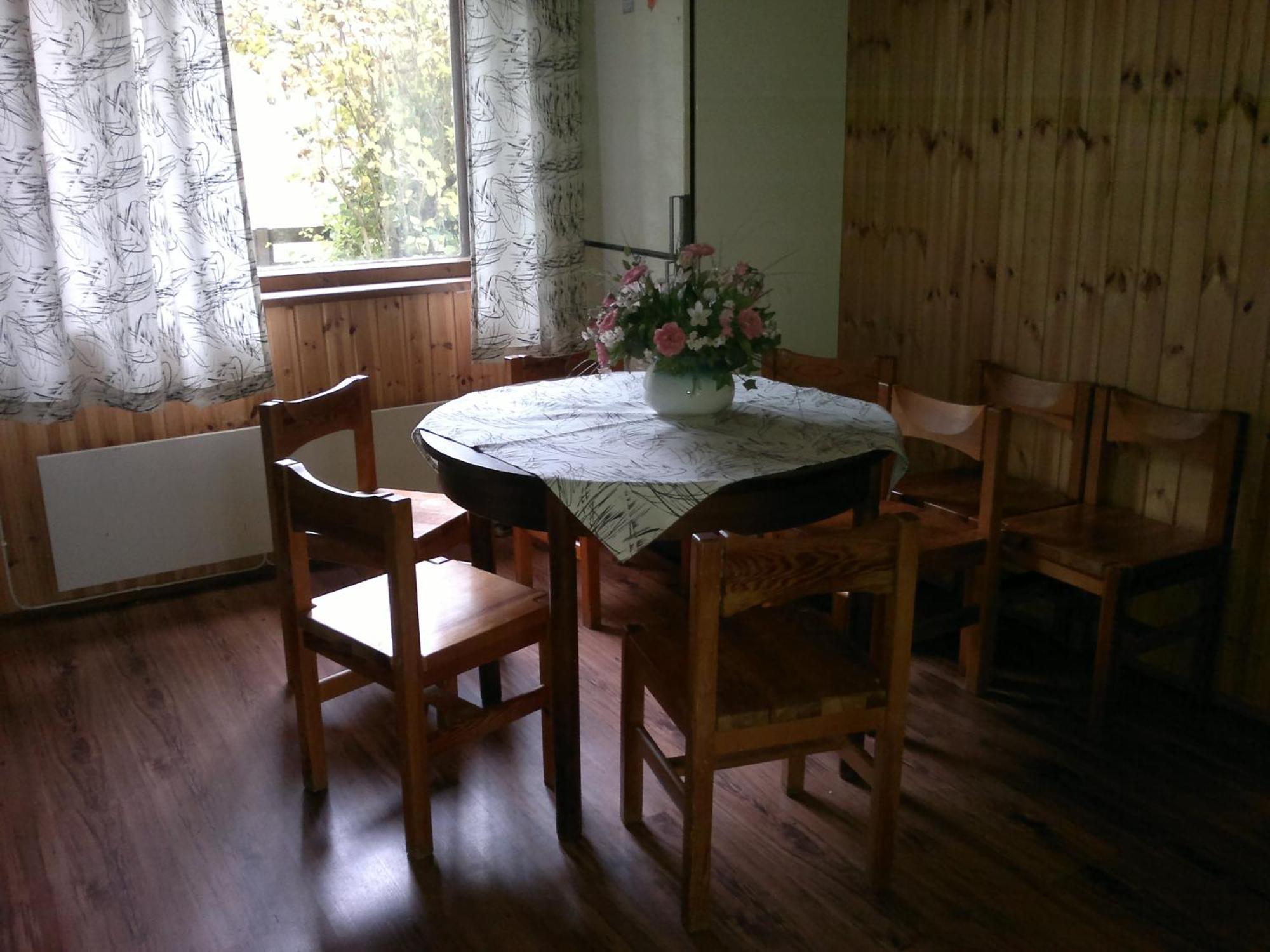 Laane Pansion Bed & Breakfast Kasmu Luaran gambar