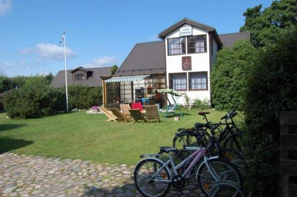 Laane Pansion Bed & Breakfast Kasmu Luaran gambar