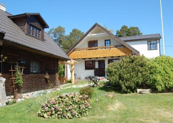 Laane Pansion Bed & Breakfast Kasmu Luaran gambar